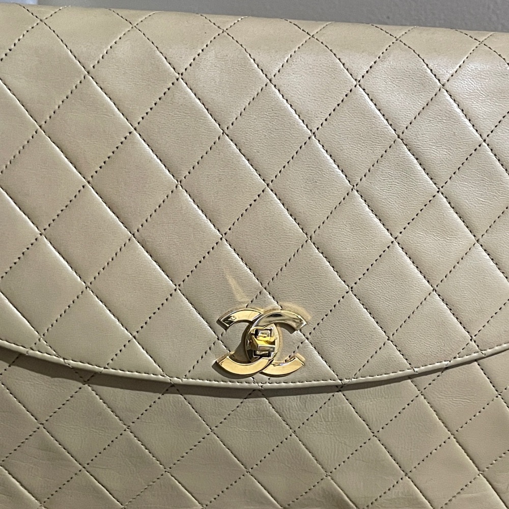 Auth CHANEL Beige Single Flap Shoulder Chain Bag 24k Gold CC Quilted Lambskin - Picture 4 of 11